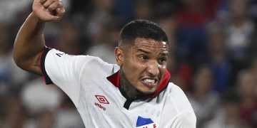 صدمة في الأوروغواي: وفاة لاعب ناسيونال بعد انهياره المفاجئ في الملعب