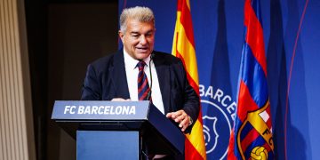 رئيس برشلونة يكشف سبب رحيل جوندوجان عن الفريق