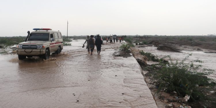 اليمن.. 95 قتيلاً جرّاء أمطار غزيرة