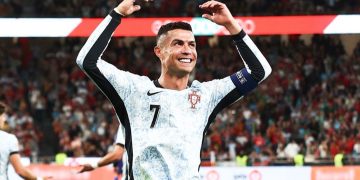 رونالدو يسجل هدفه الرقم 900!