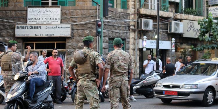 انفجارات أجهزة عناصر “حزب الله” اللبناني.. دائرة الإصابات تتوسع وبوريل يعلق