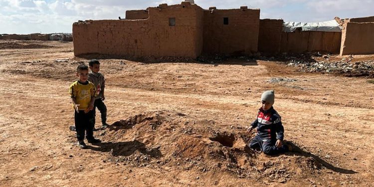 26 نازحاً سورياً يغادرون مخيم “الركبان” في التنف