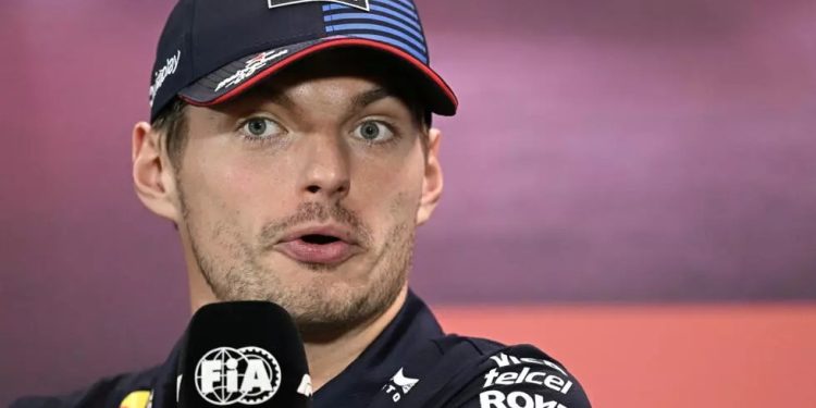 بطل العالم للفورمولا 1 معاقب بسبب كلمة نابية
