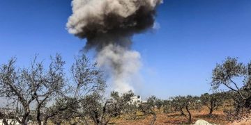 16 قتيلاً وجريحاً بقصف صاروخي ومدفعي على محافظة إدلب