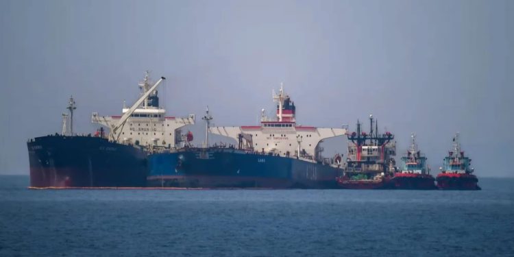 كيانات وسفن بينها سورية طالتها عقوبات أميركية لتورطها بنقل النفط الإيراني