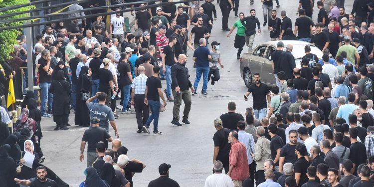 نيويورك تايمز: أجهزة الاتصال المنفجرة بلبنان مصدرها شركة وهمية