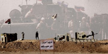 صراع النفوذ يشتعل في دير الزور: روسيا تضغط على إيران لإخلاء مواقعها