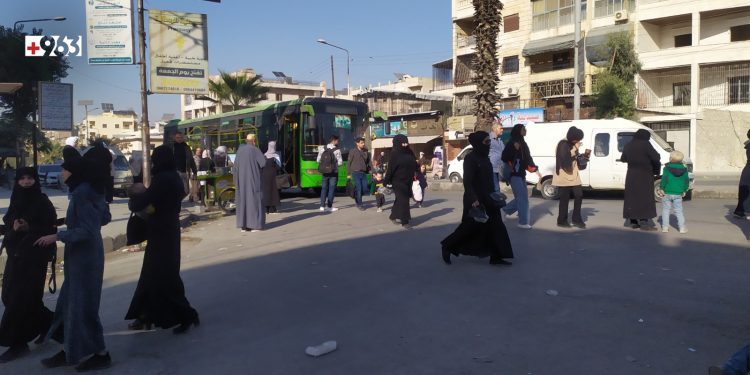 أحلام مؤجلة في زحام حلب: بين نقص الوقود وتضييق الحكومة