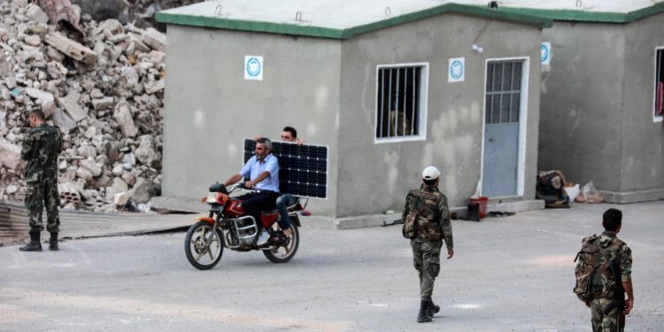 قتيل وجريح من “الفيلق الخامس” بانفجار جنوبي سوريا