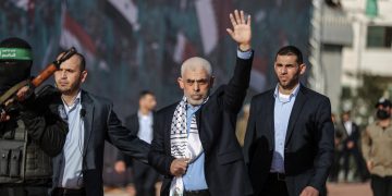 تحالفات متغيرة: تقارب حماس مع دمشق لا يُسكت نعي المعارضة للسنوار