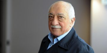 وفاة المعارض التركي فتح الله غولن في منفاه