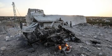 جرحى وحركة نزوح جراء قصف للقوات الحكومية شمال غربي سوريا
