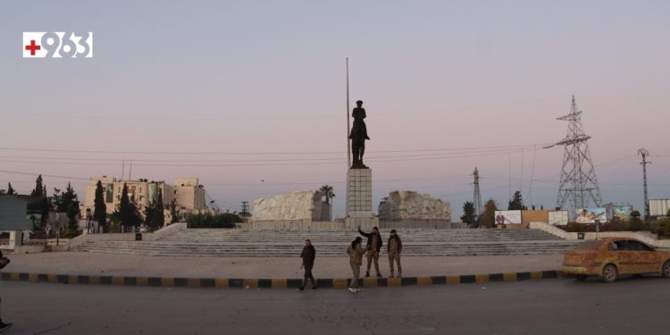 “الهيئة” وحلفاؤها يدخلون مدينة حماة والحكومة تنفي انسحابها