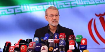 كبير مستشاري المرشد الإيراني، علي لاريجاني. (أ ف ب).