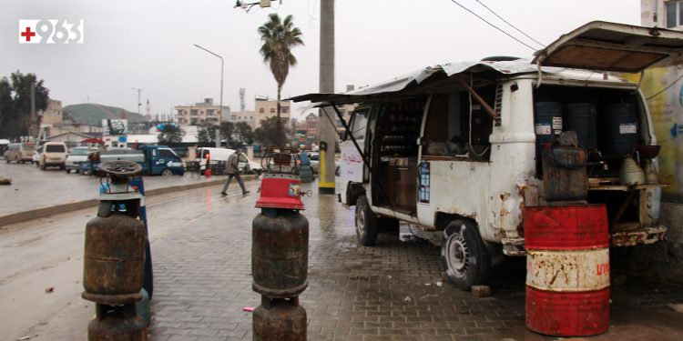 تظاهرة احتجاجية لتجار محروقات بريف حلب شمالي سوريا