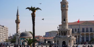 السجن المؤبد لتركي حرق ثلاثة سوريين حتى الموت