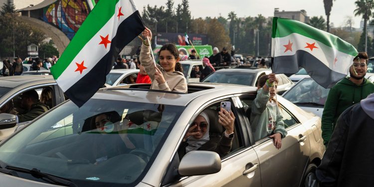 لماذا استُبعد الائتلاف السوري المعارض من الحكومة المؤقتة؟