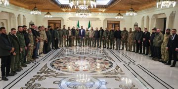 اتفاق بين الشرع وقادة الفصائل السورية على حلها