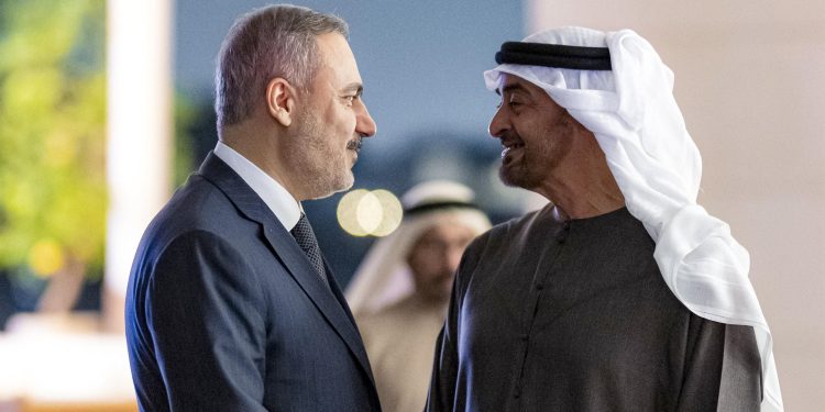 بن زايد وفيدان يبحثان الأوضاع في سوريا