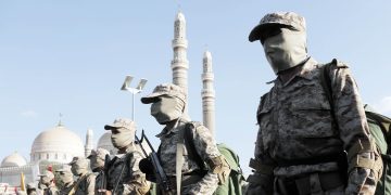 غارات إسرائيلية عنيفة على مواقع لـ”الحوثيين” باليمن