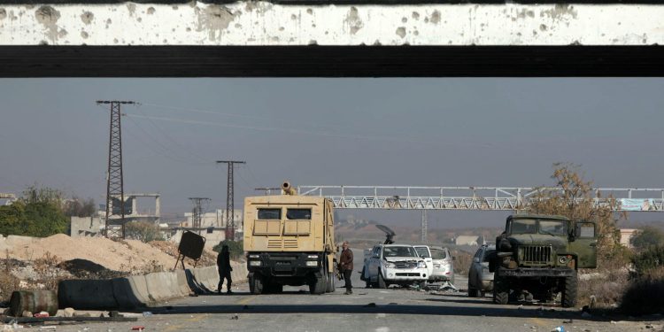“تحرير الشام” والفصائل تواصل الهجوم في حماة من 4 محاور