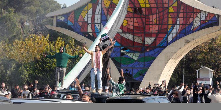 الولايات المتحدة والاتحاد الأوروبي في اختبار الاستقرار بعد سقوط الأسد