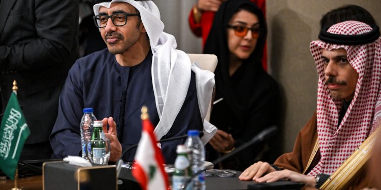 صحيفة: دول عربية “ترفض هيمنة الإسلاميين” على سوريا