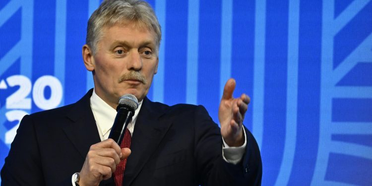 الكرملين: لا قرارات نهائيّة بشأن مستقبل القواعد الروسيّة في سوريا