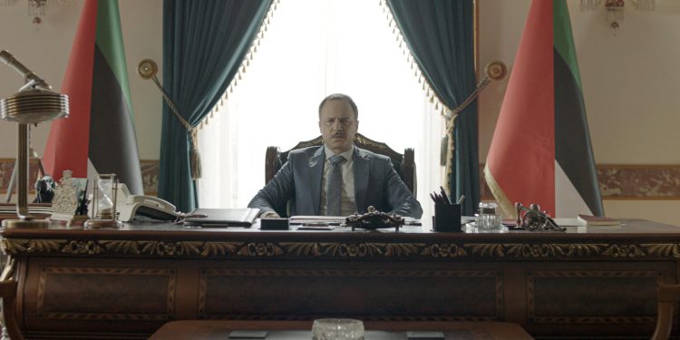 مكسيم خليل يشارك السوريين فرحهم في ساحة الأمويين