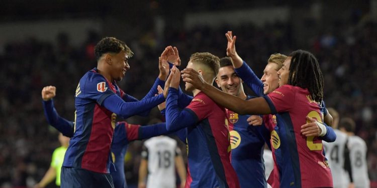 برشلونة يكتسح فالنسيا بسباعية في الدوري الإسباني