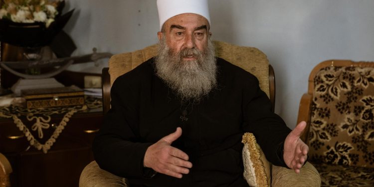 الهجري لـ”963+”: نسعى لدولة القانون والمواطنة ونطالب باللامركزية وفصل السلطات