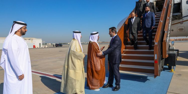 وفد حكومي سوري برئاسة الشيباني يصل الإمارات