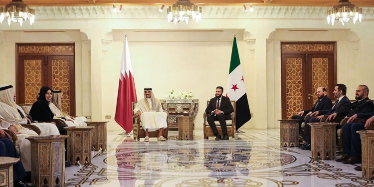 الشرع يلتقي أمير دولة قطر في دمشق