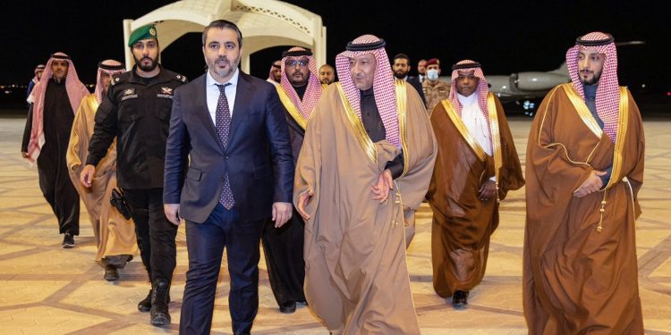 وزير الدفاع السعودي: بحثنا مع الوفد السوري سبل دعم العملية الانتقالية