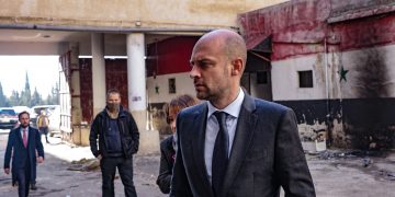فرنسا تتوقع رفع بعض العقوبات الدولية عن سوريا
