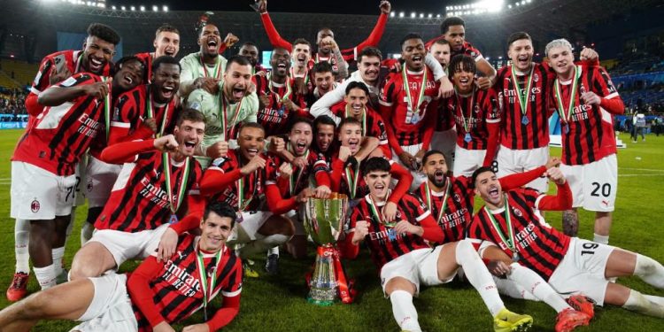 ميلان يقلب الطاولة على إنتر ويتوج بكأس السوبر الإيطالي