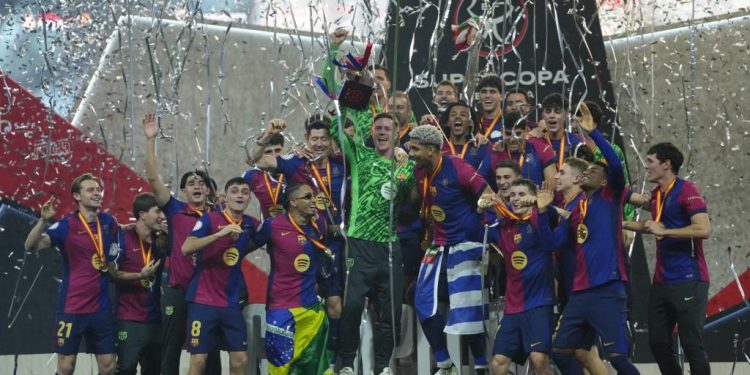 برشلونة يصعق ريال مدريد بخماسية ويتوج بكأس السوبر الإسباني