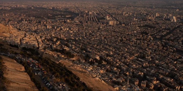 “داعش” يهدد الإدارة السورية الجديدة: تصعيد الإرهاب أم إعادة بناء خلاياه؟