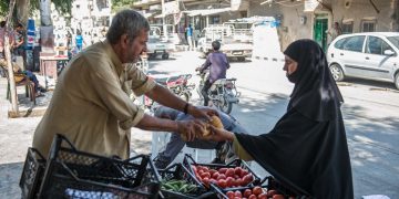 عقود من القمع: كيف استخدم النظام السوري الفقر لتكميم الأفواه؟