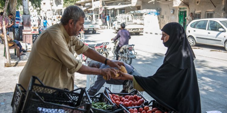 عقود من القمع: كيف استخدم النظام السوري الفقر لتكميم الأفواه؟