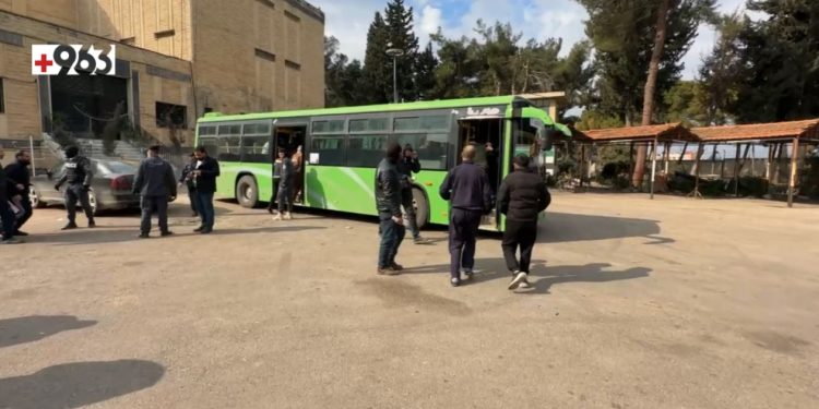 الأمن العام يطلق سراح مئات السجناء بمدينة حمص السورية