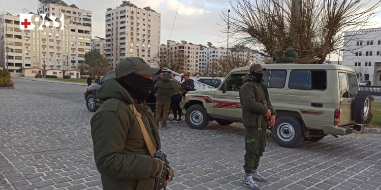 مصدر  لـ”963+”: وزير الدفاع السوري اجتمع بقياديين في “اللواء الثامن” 