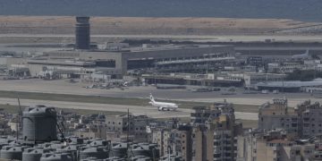 سلطات مطار بيروت تضبط مسافراً يحمل 2،5 مليون دولار