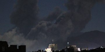 غارات أميركية على مواقع لـ”الحوثيين” بالحديدة غربي اليمن