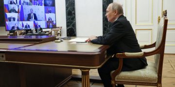 بوتين: موسكو تدرس مع دول أخرى إخضاع أوكرانيا لإدارة انتقالية