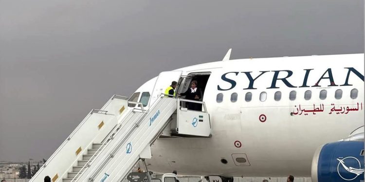 قادمة من دمشق.. هبوط أول طائرة بمطار حلب الدولي بعد تشغيله 
