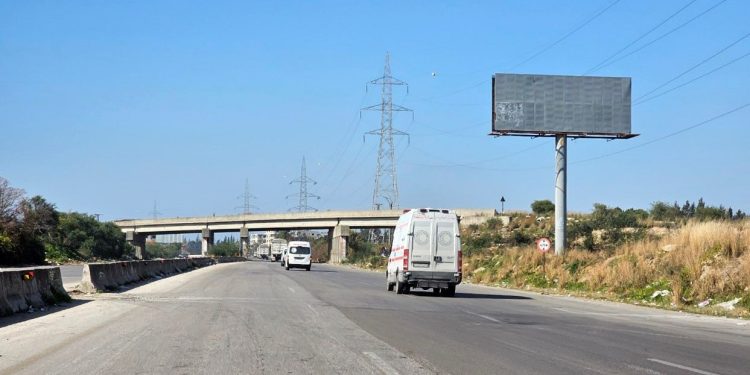 إخراج مدنيين من قاعدة حميميم إلى مشافي مدينة اللاذقية