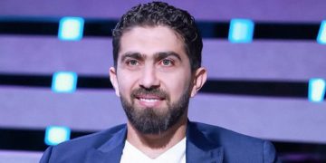 جهاد الحسين وفراس الخطيب يتبادلان الأفكار مع إدارة نادي الكرامة