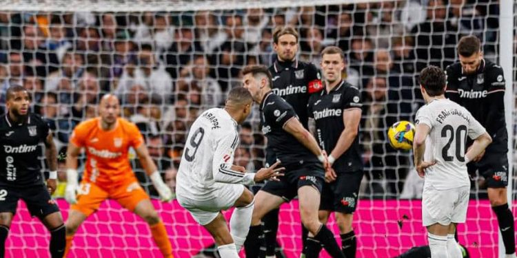 ريال مدريد يستضيف ريال سوسيداد في مباراة مصيرية بنصف نهائي كأس ملك إسبانيا