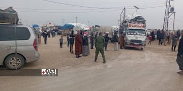 10 عوائل سورية تغادر مخيم “العريشة” شرقي البلاد